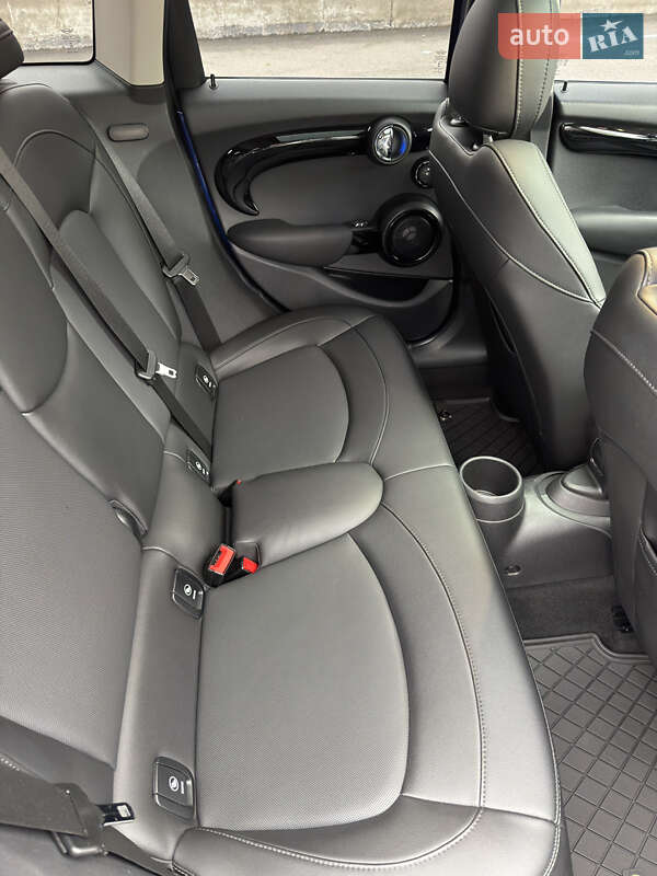 Хэтчбек MINI Cooper 2018 в Киеве фото 15 Хэтчбек MINI Cooper 2018 в Киеве