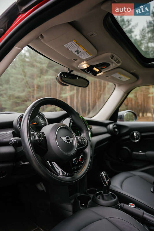 Хэтчбек MINI Cooper 2021 в Кременчуге фото 25 Хэтчбек MINI Cooper 2021 в Кременчуге