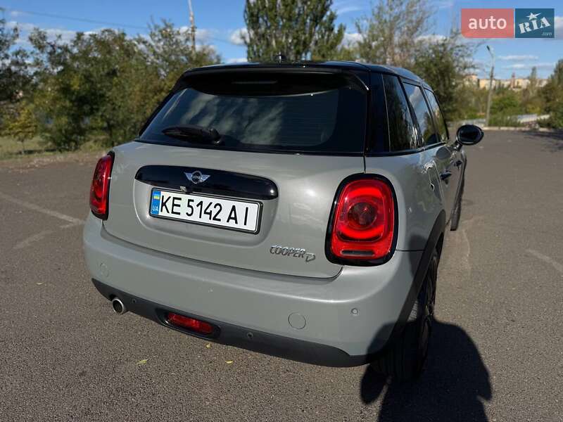 Хэтчбек MINI Cooper 2015 в Кривом Роге