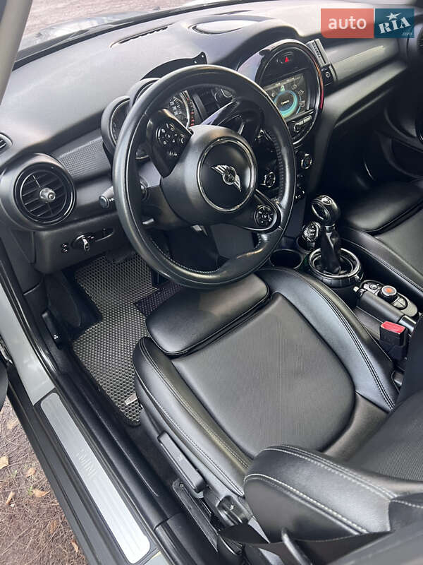 Хетчбек MINI Cooper 2016 в Броварах фото 11 Хетчбек MINI Cooper 2016 в Броварах