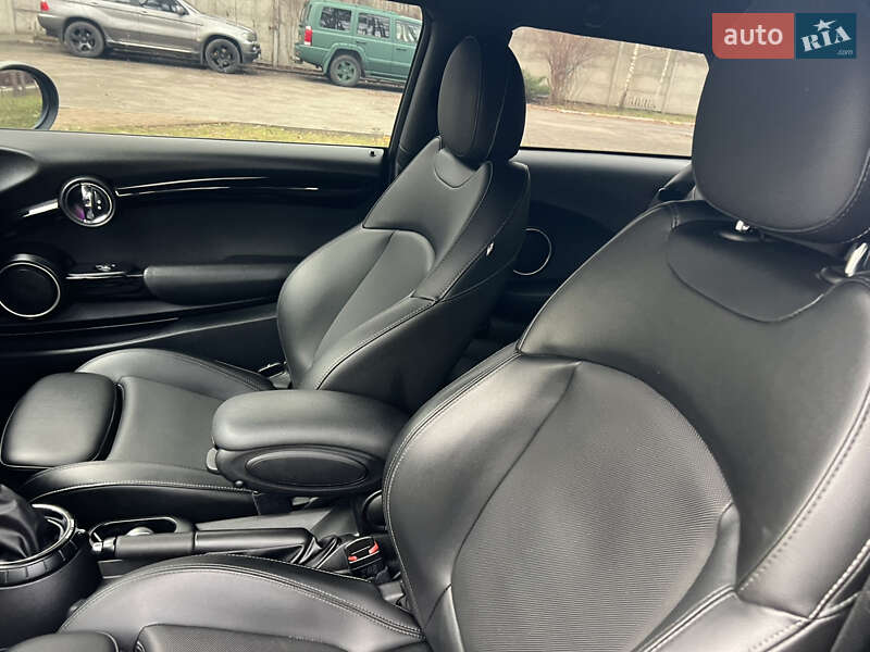 Хэтчбек MINI Cooper 2015 в Киеве