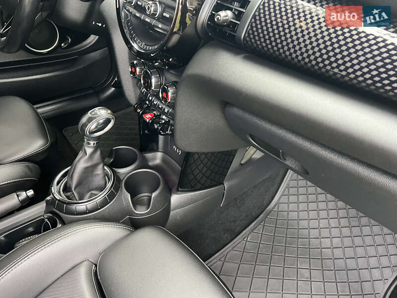 Хэтчбек MINI Cooper 2015 в Киеве