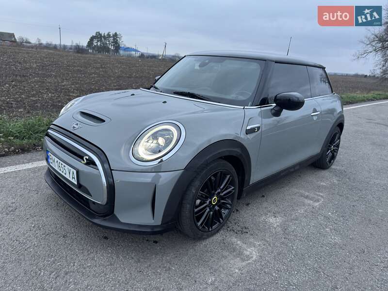 Хетчбек MINI Cooper 2021 в Ромнах