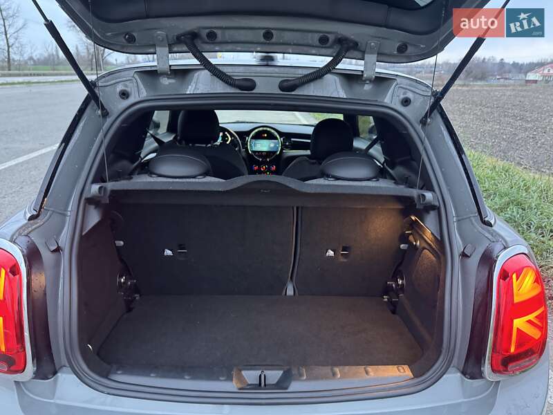 Хетчбек MINI Cooper 2021 в Ромнах