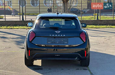Хэтчбек MINI Cooper 2024 в Киеве