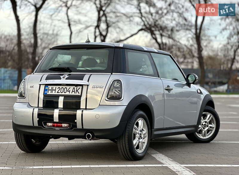 Хэтчбек MINI Cooper 2010 в Одессе