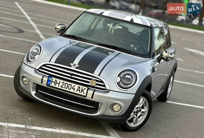 Хэтчбек MINI Cooper 2010 в Одессе