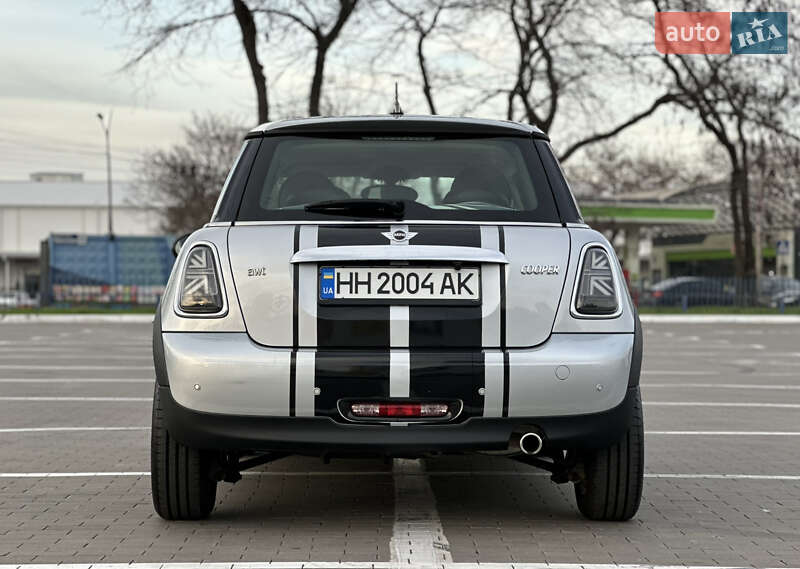 Хэтчбек MINI Cooper 2010 в Одессе