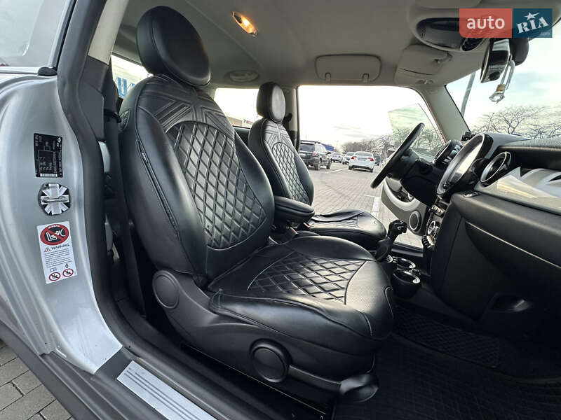 Хэтчбек MINI Cooper 2010 в Одессе