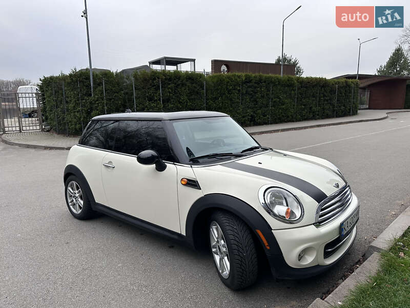 Хэтчбек MINI Cooper 2012 в Киеве