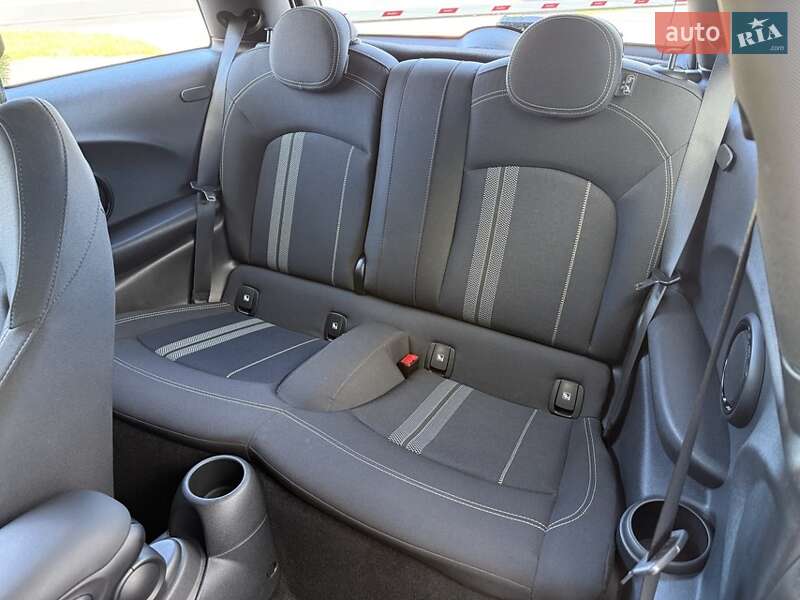 Хэтчбек MINI Cooper 2022 в Хмельницком