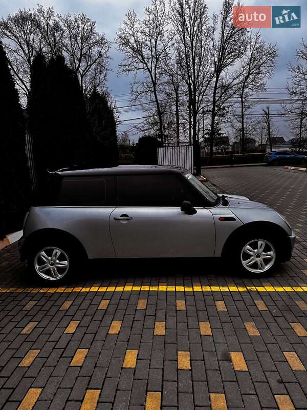 Хэтчбек MINI Cooper 2004 в Буче