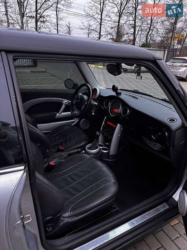 Хэтчбек MINI Cooper 2004 в Буче