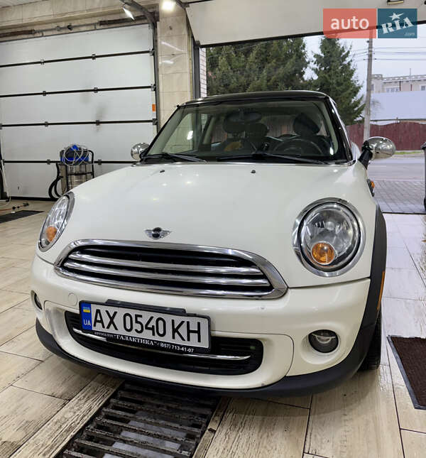 Хэтчбек MINI Cooper 2012 в Одессе
