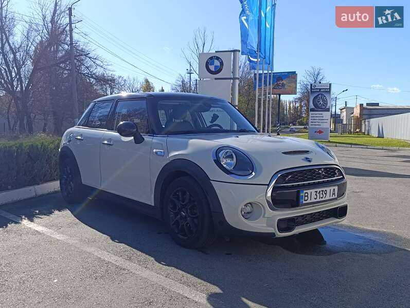 Хэтчбек MINI Cooper 2015 в Кременчуге фото 23 Хэтчбек MINI Cooper 2015 в Кременчуге