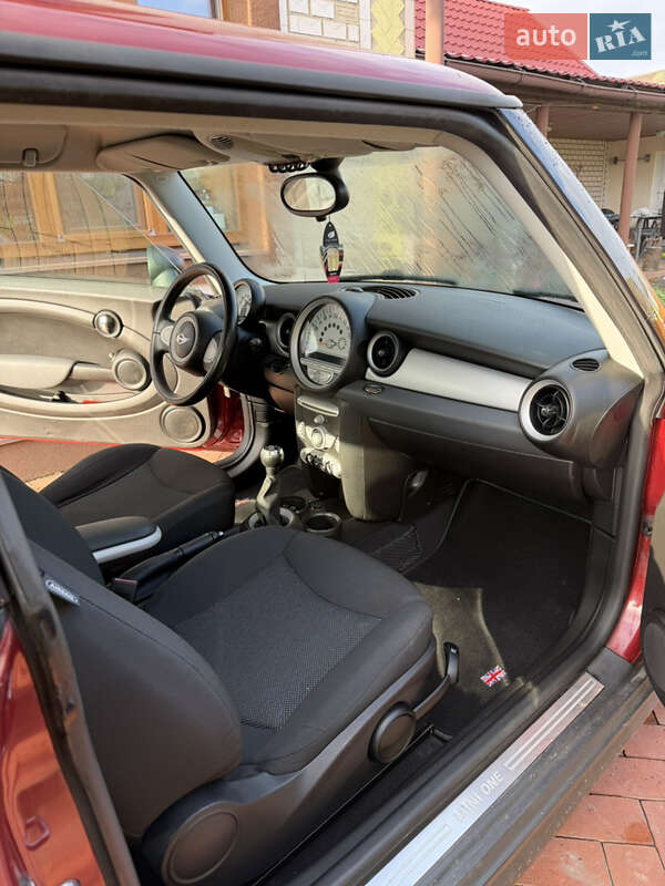 Хэтчбек MINI Cooper 2008 в Гайвороне фото 10 Хэтчбек MINI Cooper 2008 в Гайвороне