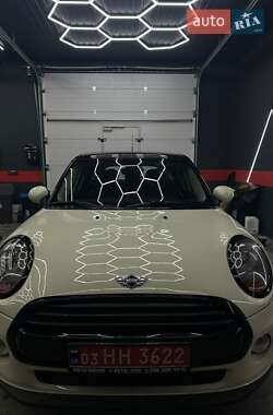 Хэтчбек MINI Cooper 2016 в Ужгороде
