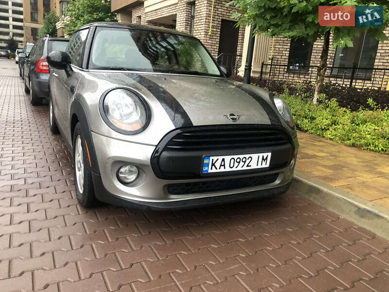 Хэтчбек MINI Cooper 2016 в Киеве