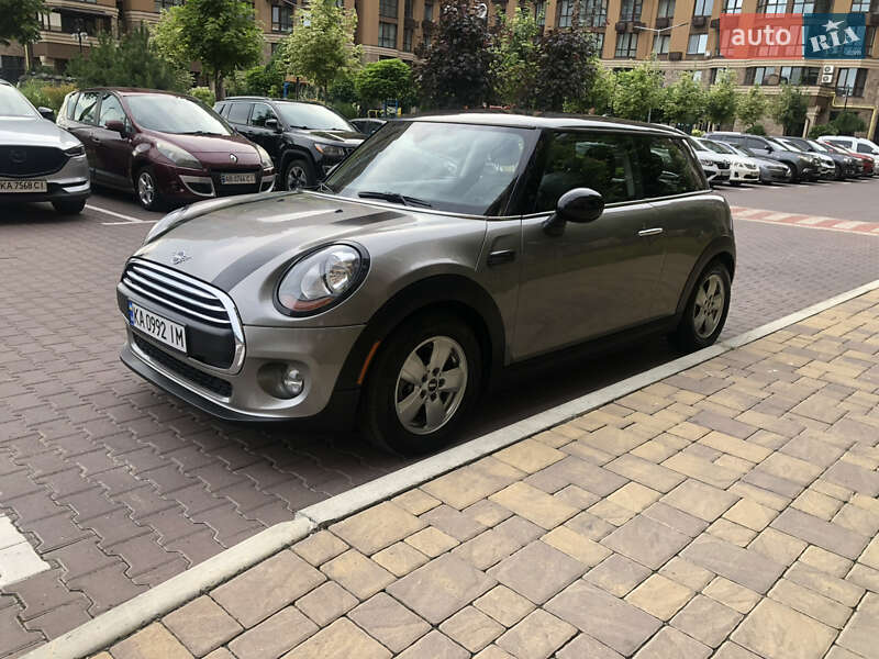Хэтчбек MINI Cooper 2016 в Киеве