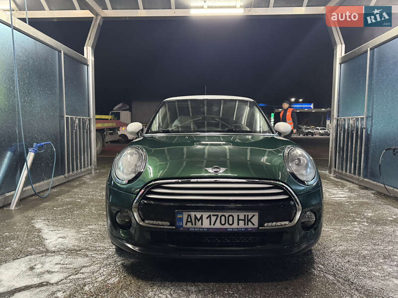 Хэтчбек MINI Cooper 2014 в Киеве фото Хэтчбек MINI Cooper 2014 в Киеве