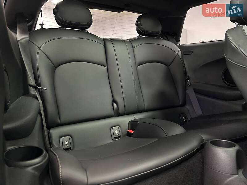 Хэтчбек MINI Cooper 2018 в Киеве фото 24 Хэтчбек MINI Cooper 2018 в Киеве