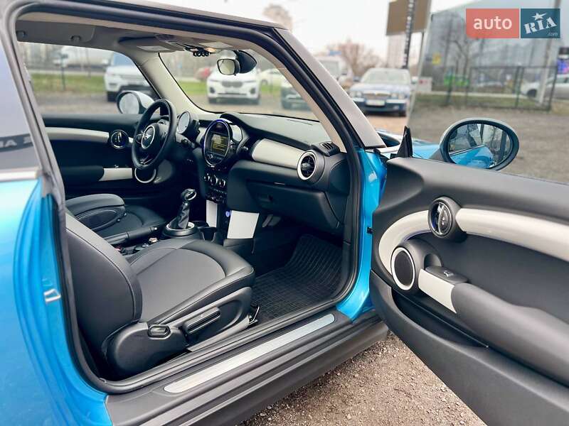 Хэтчбек MINI Cooper 2016 в Киеве