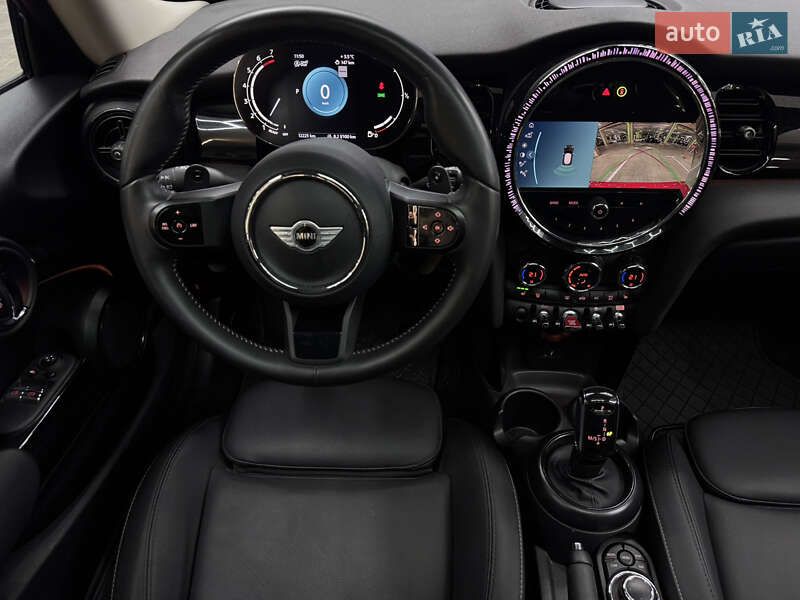 Хэтчбек MINI Cooper 2023 в Киеве