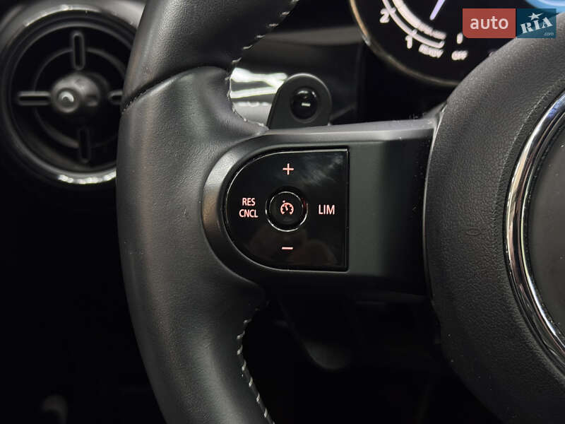 Хэтчбек MINI Cooper 2023 в Киеве