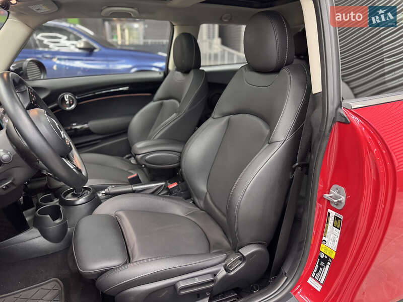 Хэтчбек MINI Cooper 2023 в Киеве