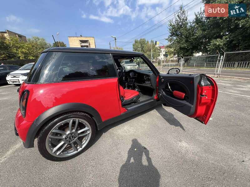 Хэтчбек MINI Cooper 2003 в Вишневом