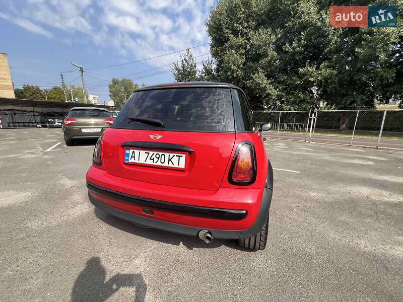 Хэтчбек MINI Cooper 2003 в Вишневом