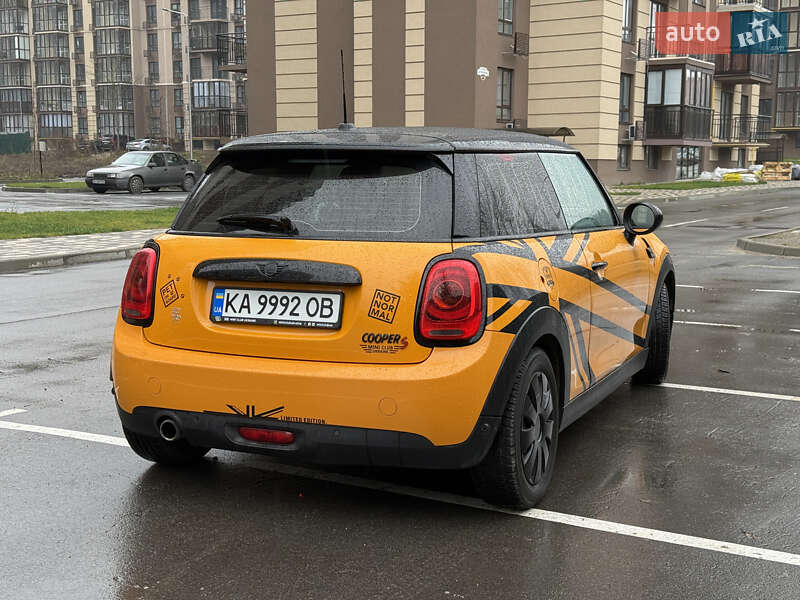 Хэтчбек MINI Cooper 2016 в Киеве