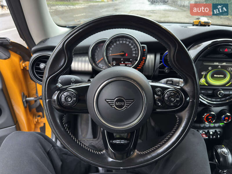 Хэтчбек MINI Cooper 2016 в Киеве