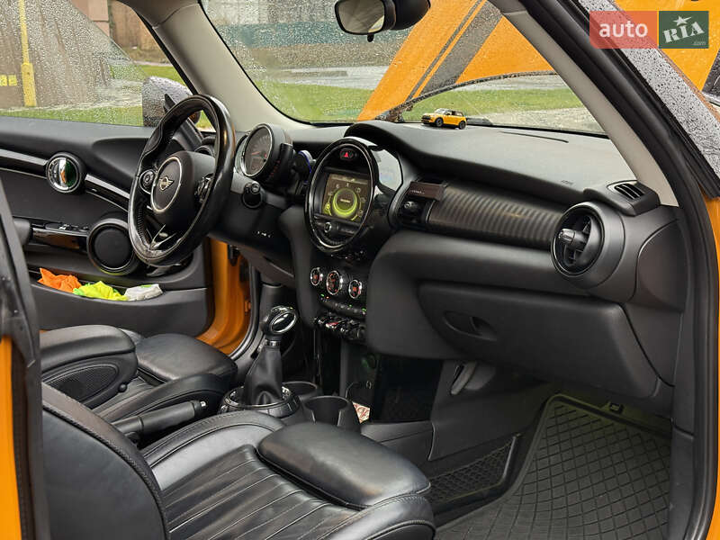 Хэтчбек MINI Cooper 2016 в Киеве