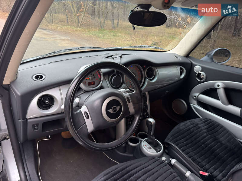 Хэтчбек MINI Cooper 2004 в Киеве