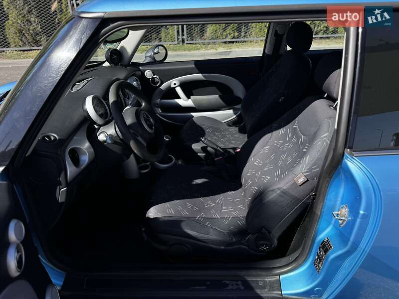 Хетчбек MINI Cooper 2004 в Смілі