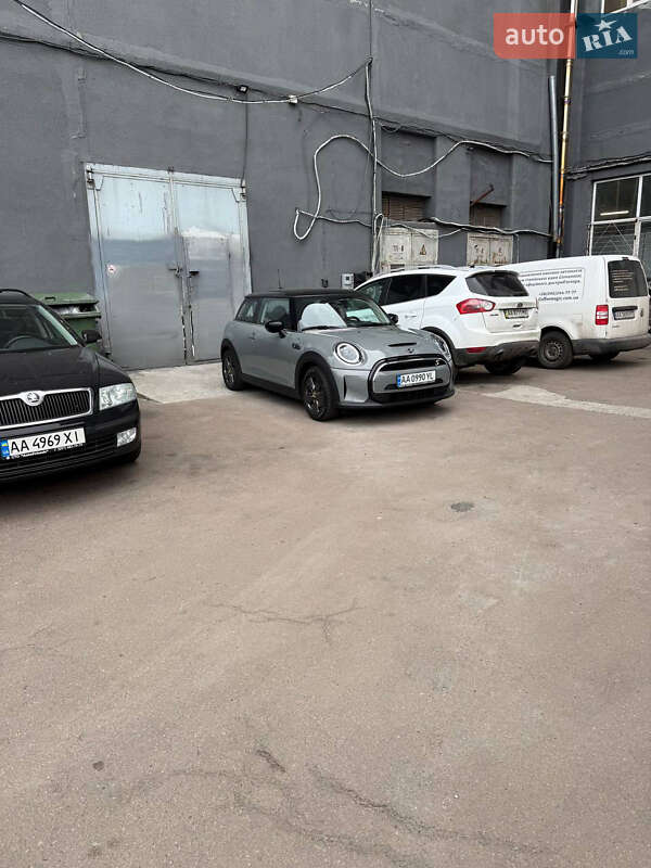 Хэтчбек MINI Cooper 2022 в Киеве