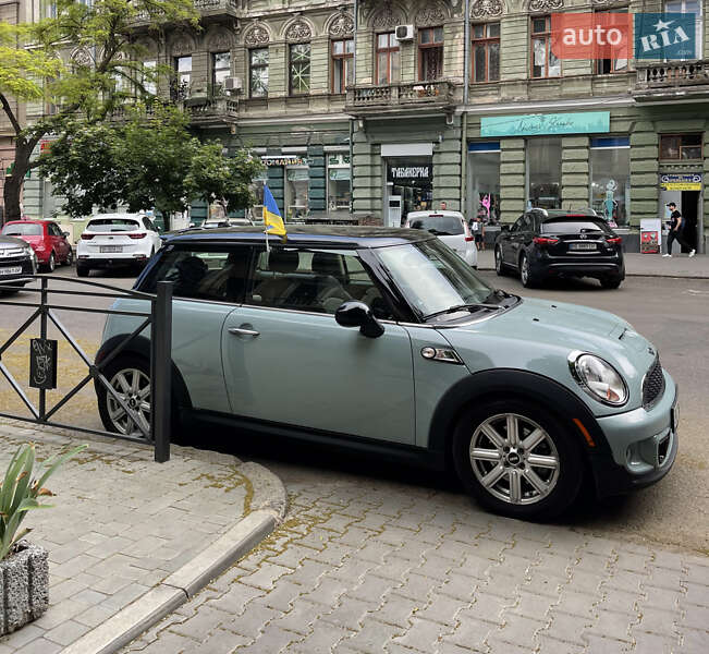 Хэтчбек MINI Cooper 2013 в Одессе