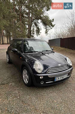 Хэтчбек MINI Cooper 2003 в Киеве