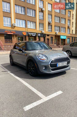 Хэтчбек MINI Cooper 2015 в Петропавловской Борщаговке