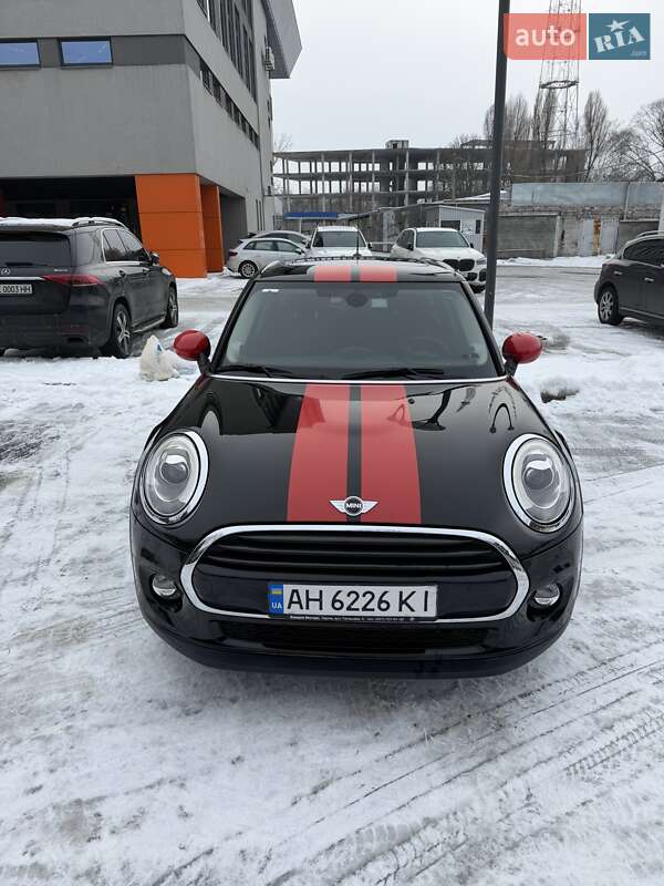 Хэтчбек MINI Cooper 2016 в Днепре