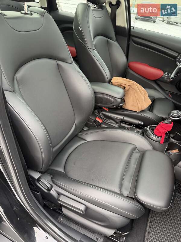 Хэтчбек MINI Cooper 2016 в Днепре