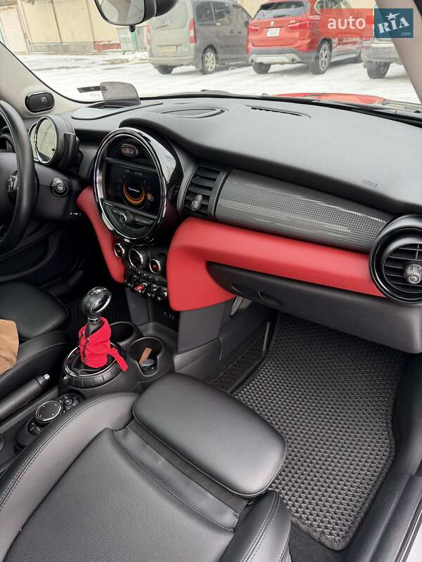 Хэтчбек MINI Cooper 2016 в Днепре