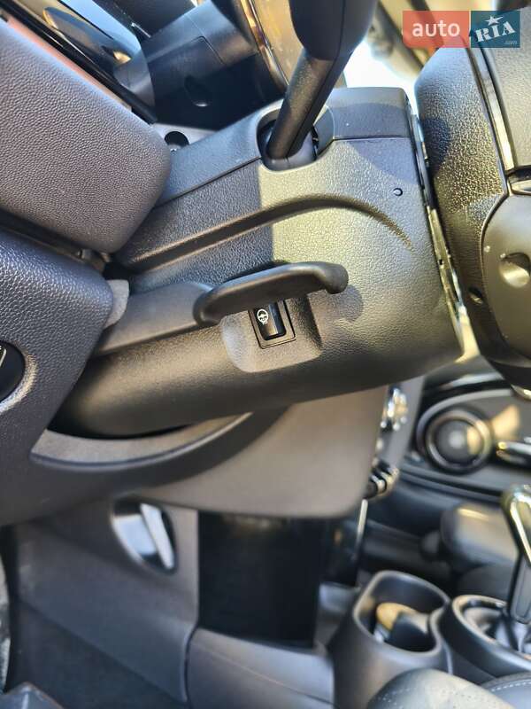 Хэтчбек MINI Cooper 2021 в Коростене