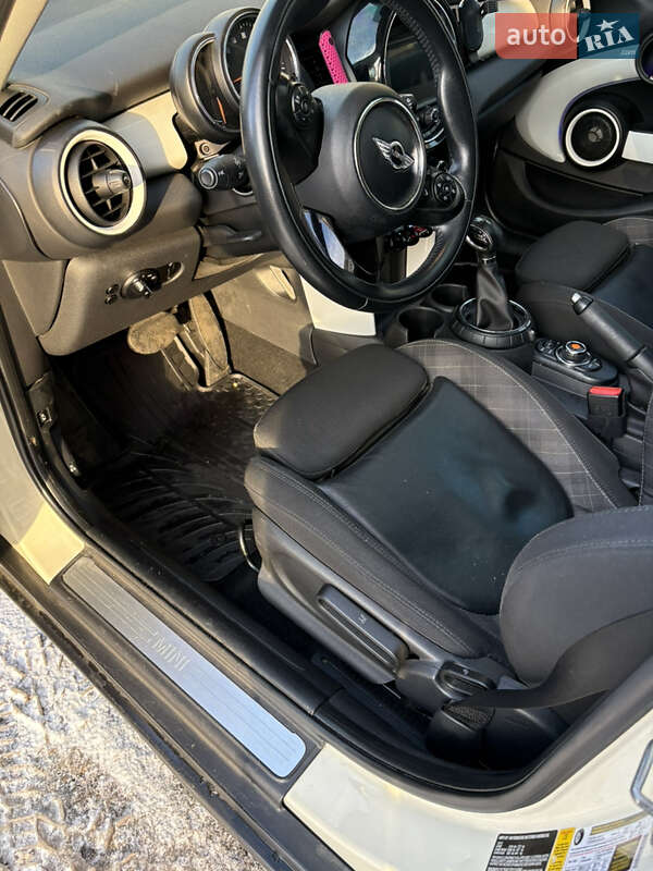 Хэтчбек MINI Cooper 2015 в Киеве