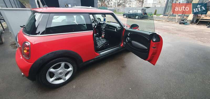 Хетчбек MINI Cooper 2010 в Житомирі