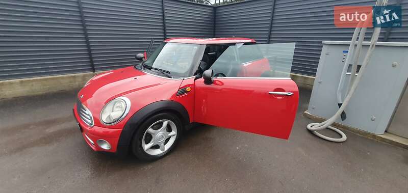 Хетчбек MINI Cooper 2010 в Житомирі