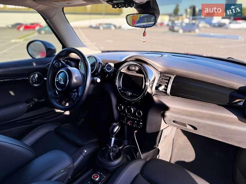 Хэтчбек MINI Cooper 2019 в Киеве фото 14 Хэтчбек MINI Cooper 2019 в Киеве