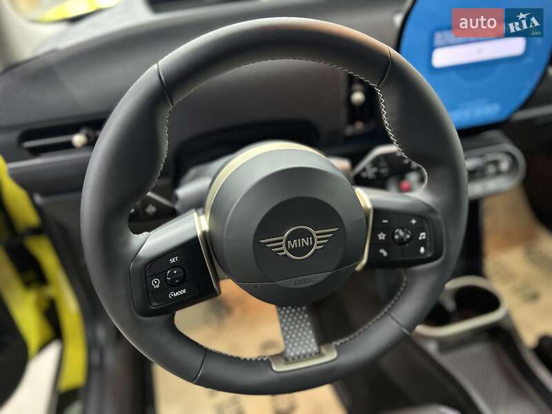 Хэтчбек MINI Cooper 2024 в Львове