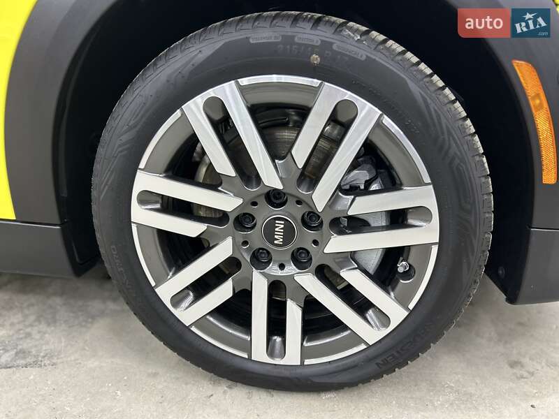 Хэтчбек MINI Cooper 2024 в Львове